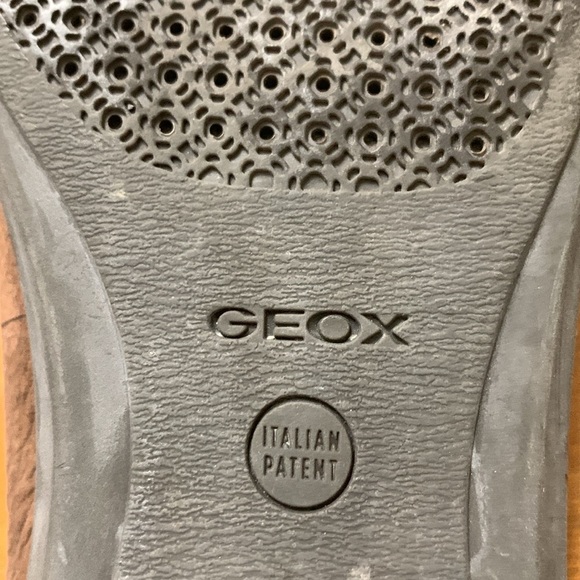 GEOX Brown Suede Loafers Size 39 Square Toe Gold Hardware - Picture 7 of 7